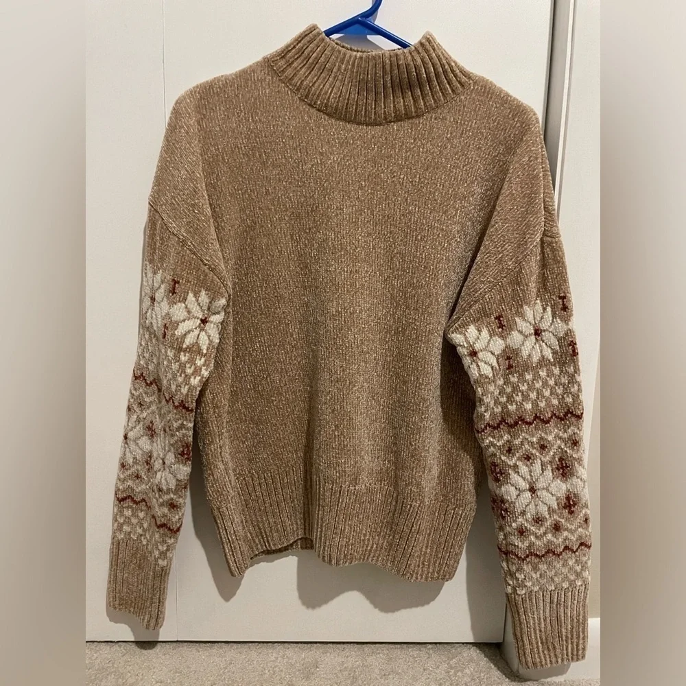 Christian Siriano Winter Long Sleeve Sweater